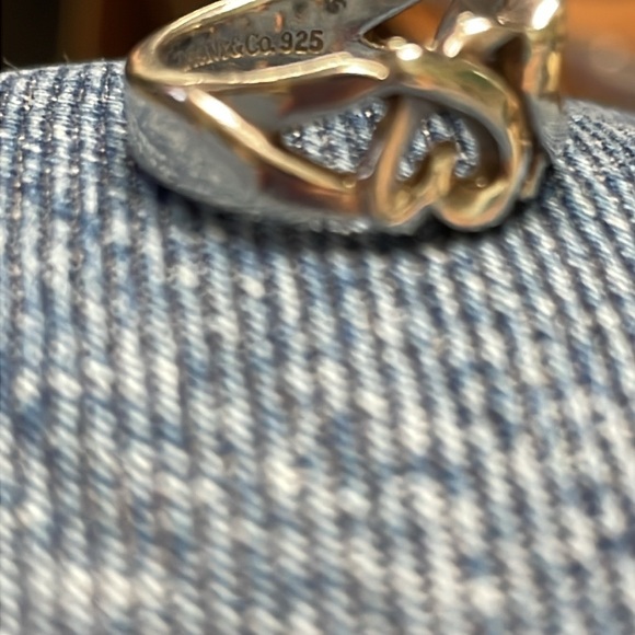 Tiffany and co Paloma Picasso triple heart Sterling ring - Picture 11 of 11